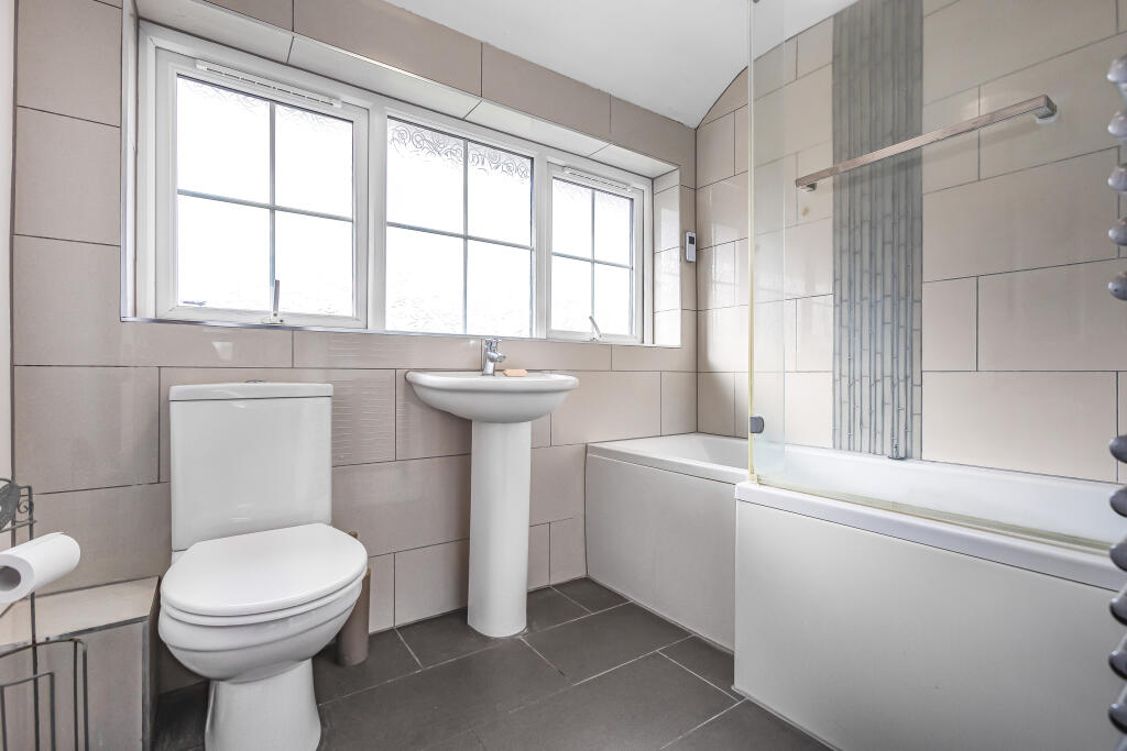 Additional image 11 of West Mead, Welwyn Garden City, Hertfordshire, AL7