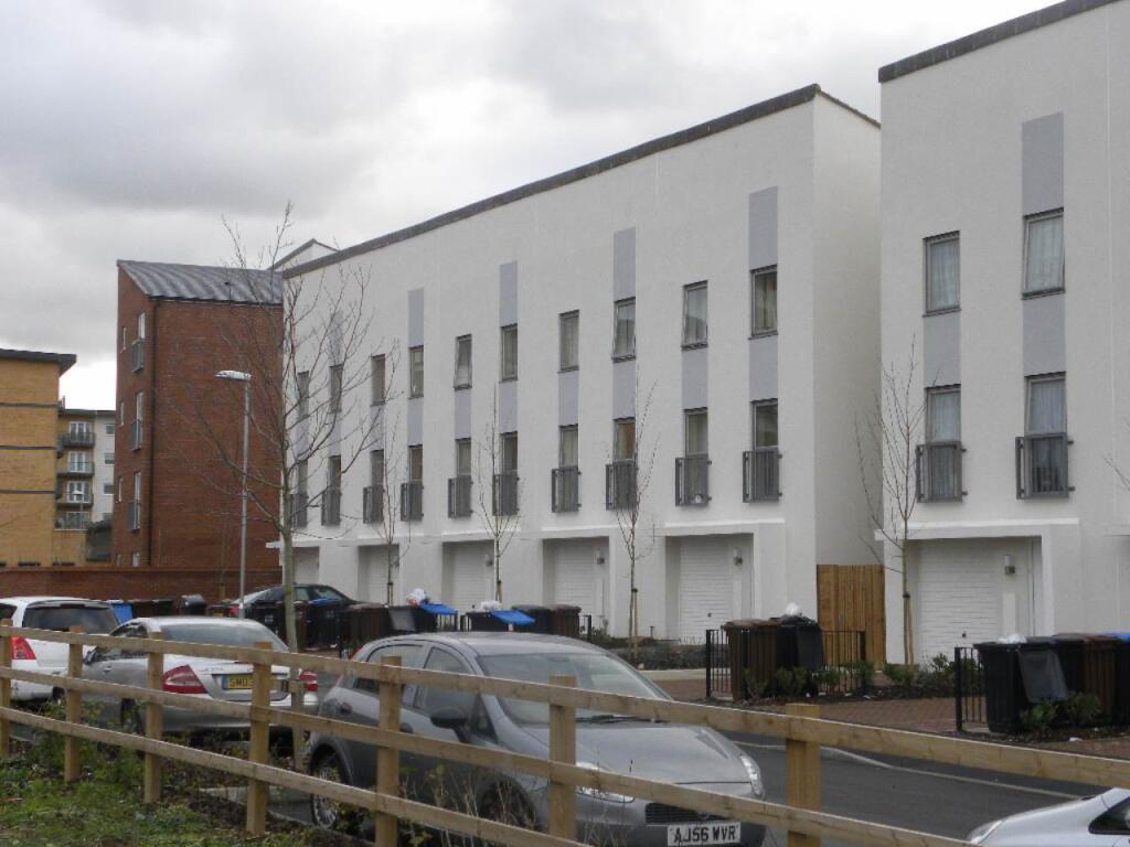 Aviation Avenue, Hatfield, Hertfordshire