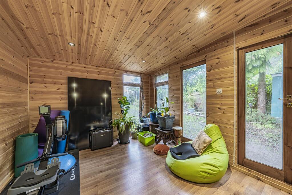 Additional image 11 of The Crescent, Bricket Wood, St. Albans