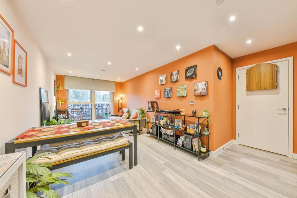 Additional image 18 of Town Centre, Hatfield, AL10