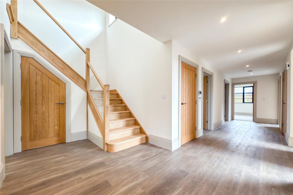 Additional image 4 of Oak Tree House, Kennel Lane, Kinsbourne Green, Harpenden, Hertfordshire, AL5