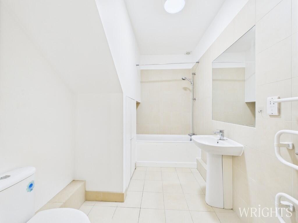 Additional image 5 of Stonehills, Welwyn Garden City