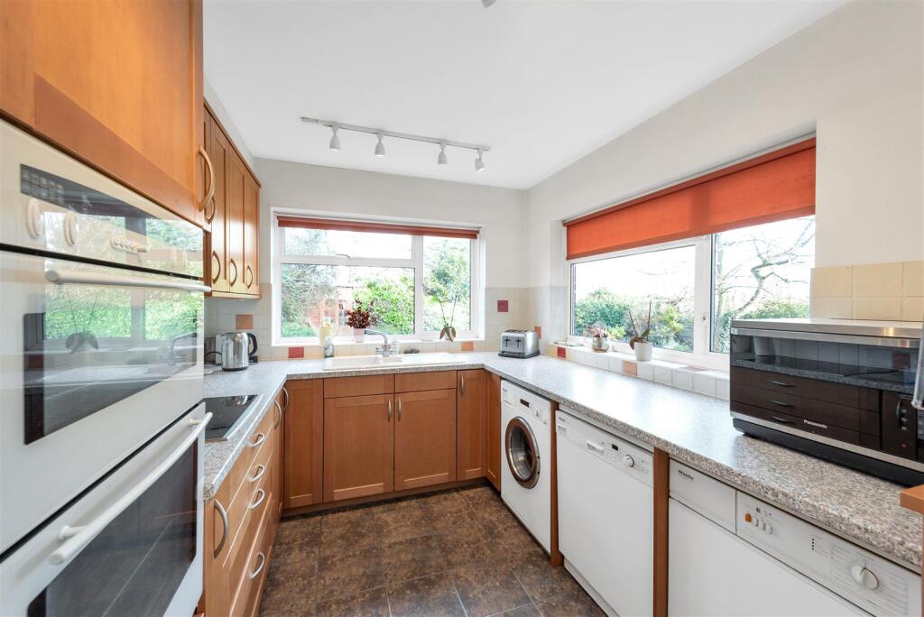 Additional image 13 of Shepherds Way, Harpenden