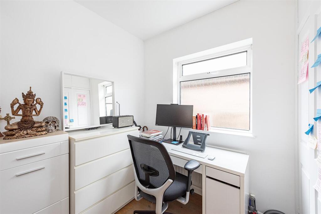 Additional image 10 of Longacres, St Albans