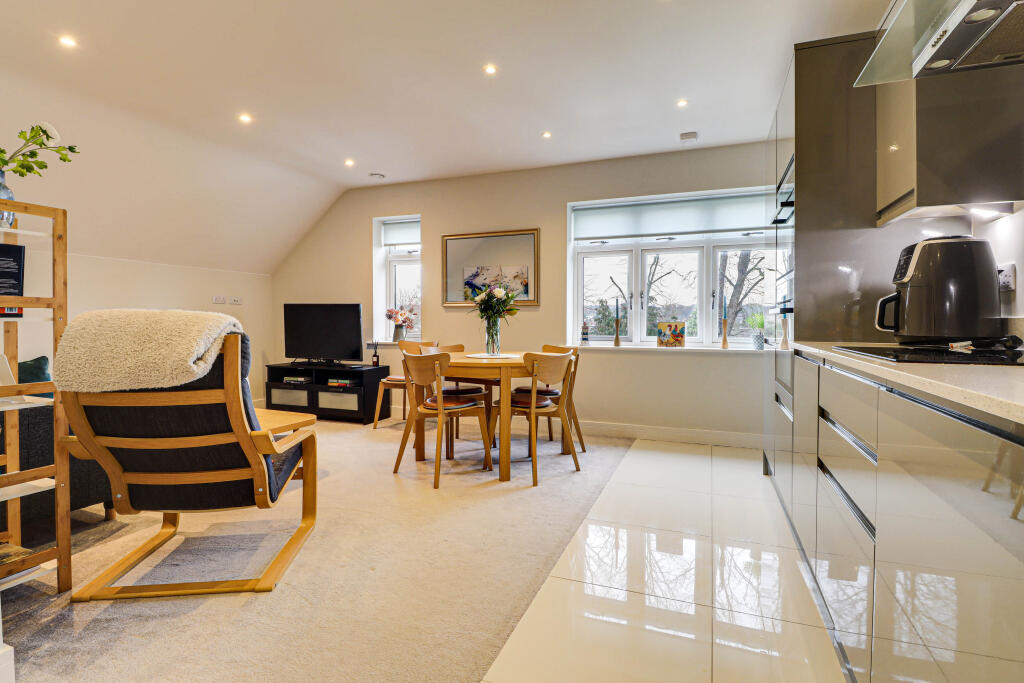 Additional image 5 of St Margarets Court, Harpenden, Hertfordshire, AL5