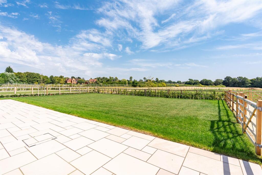 Additional image 39 of Rabley Heath Road, Welwyn