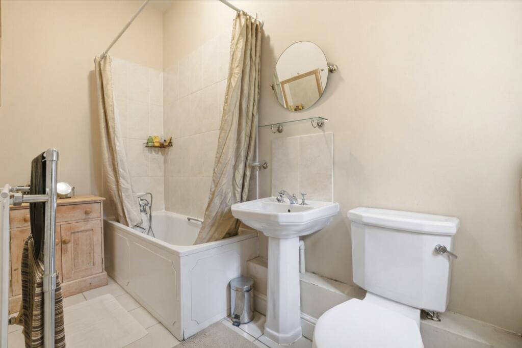 Additional image 8 of Astwick Manor, Coopers Green Lane, Hatfield, Hertfordshire, AL10