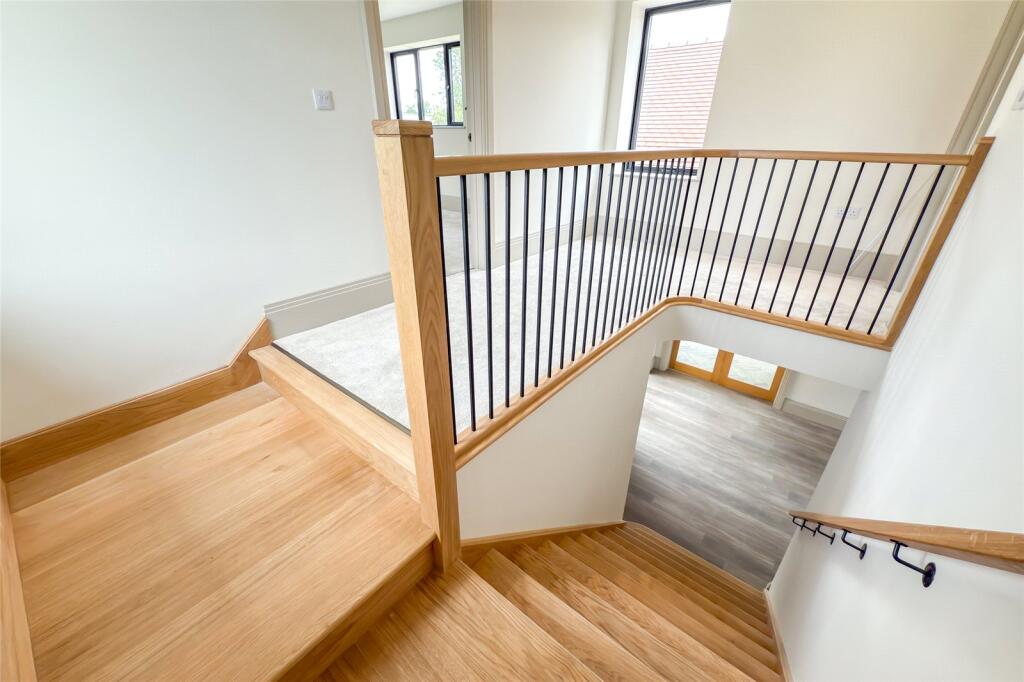 Additional image 9 of Poplars House, Kennel Lane, Kinsbourne Green, Harpenden, Hertfordshire, AL5