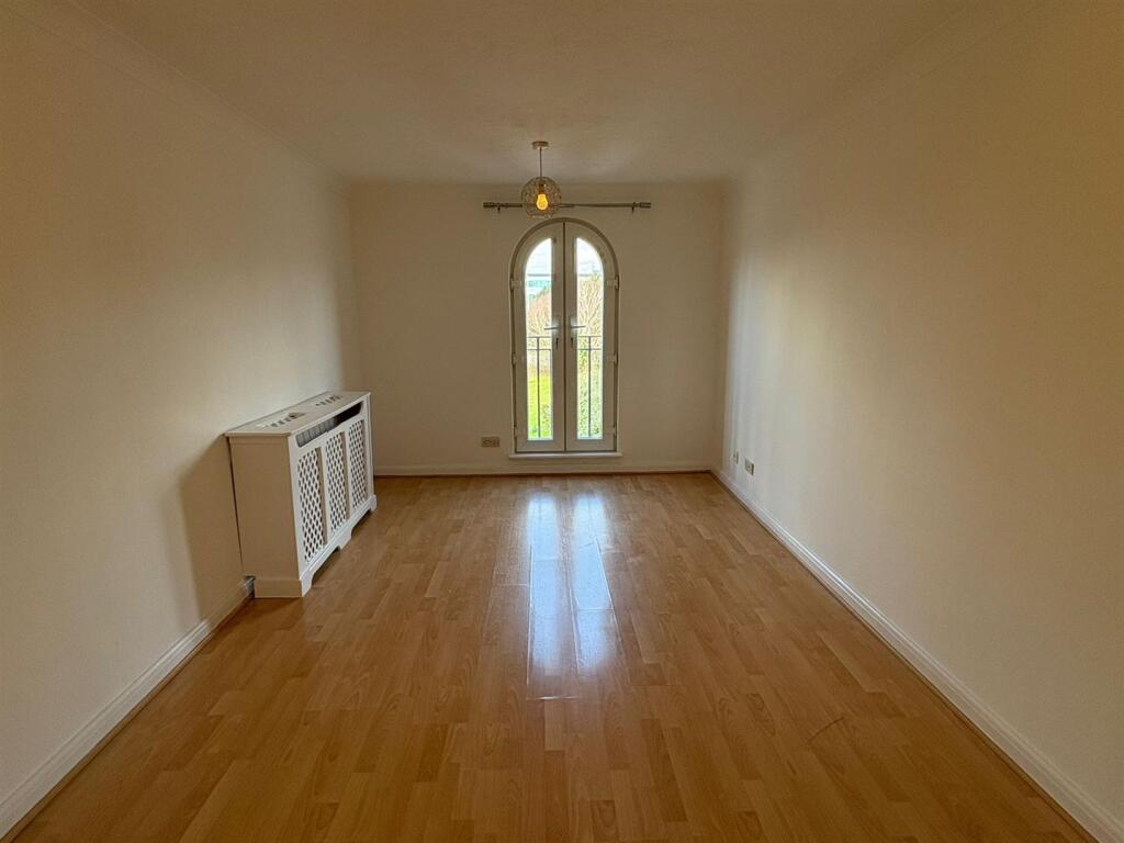 Additional image 7 of Walsingham Close, Hatfield