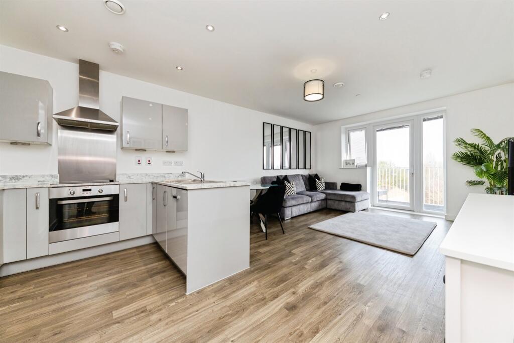 Additional image 4 of High View, Hatfield