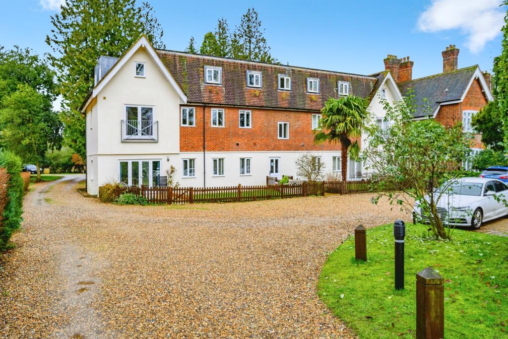 Coopers Green Lane, Hatfield