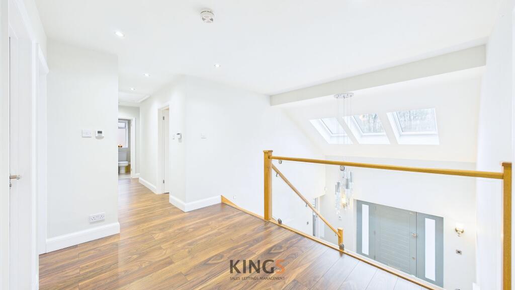 Additional image 33 of Upland Drive, Brookmans Park, AL9