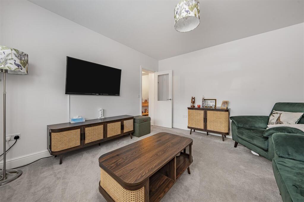 Additional image 21 of Oakwood Road, Bricket Wood, St. Albans