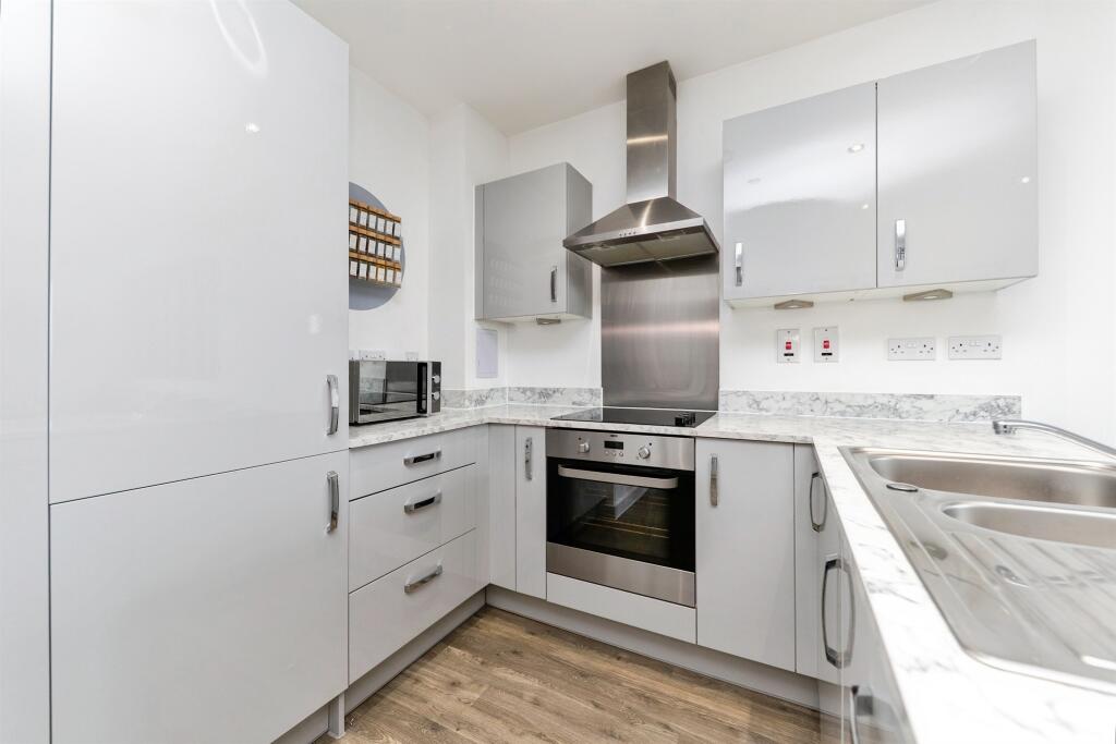 Additional image 5 of High View, Hatfield