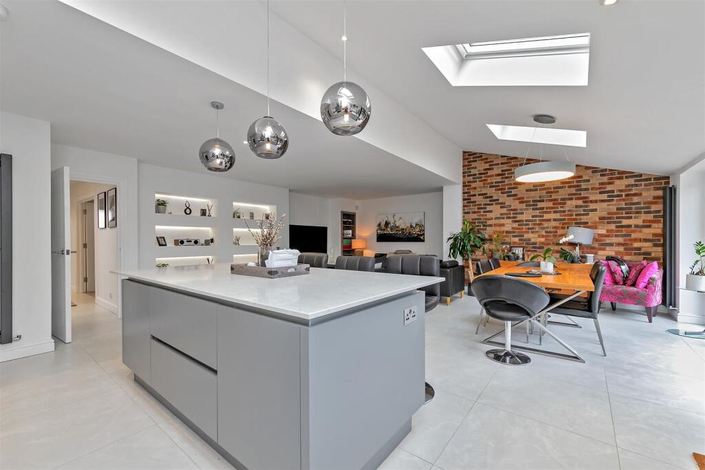 Additional image 10 of Toulmin Drive, St. Albans