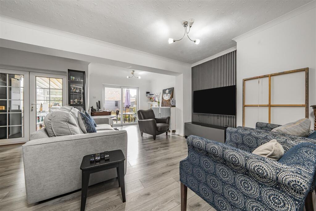 Additional image 2 of Wood End, Park Street, St. Albans