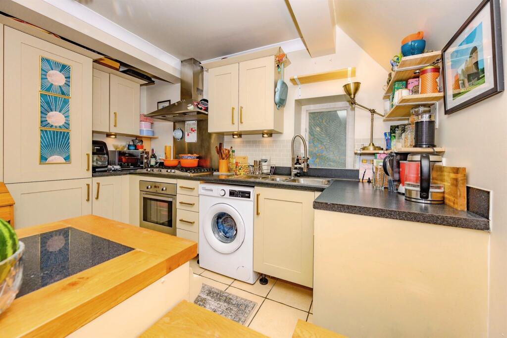 Additional image 14 of Coopers Green Lane, Hatfield