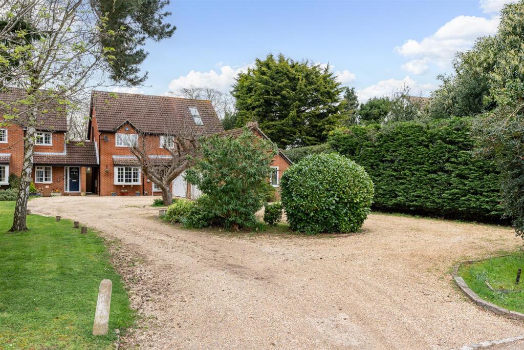 Hertford Road, Tewin