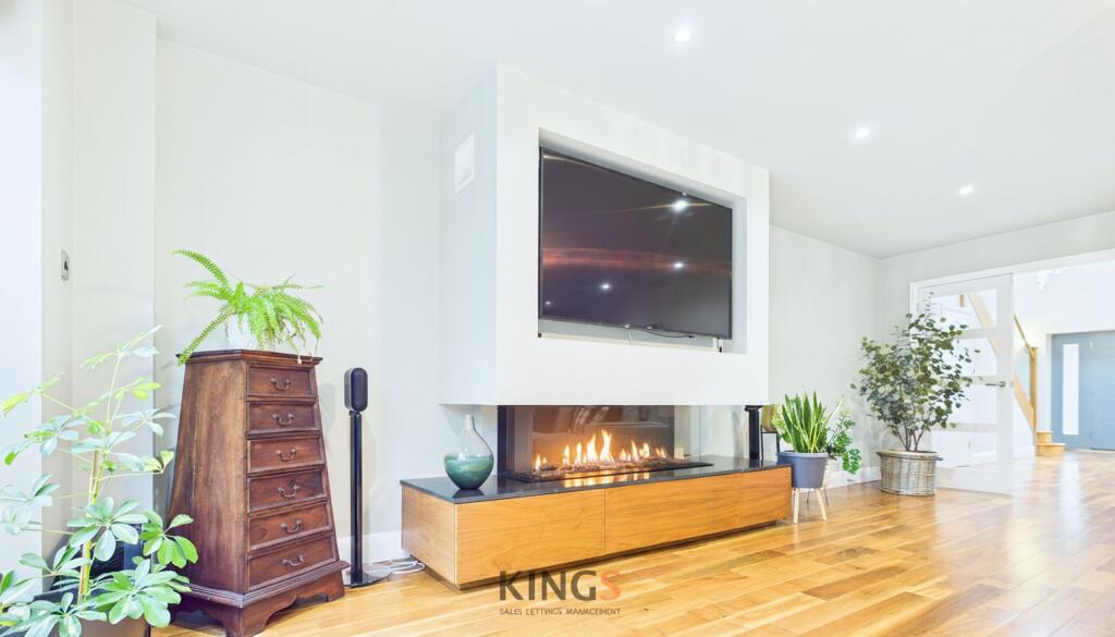 Additional image 17 of Upland Drive, Brookmans Park, AL9