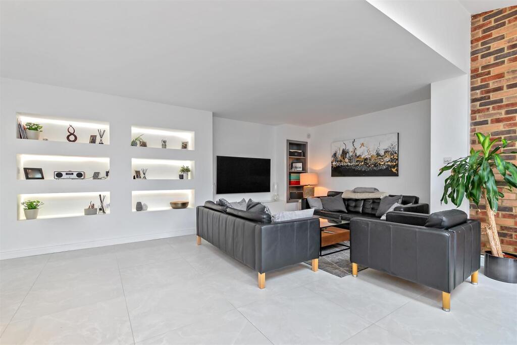 Additional image 9 of Toulmin Drive, St. Albans