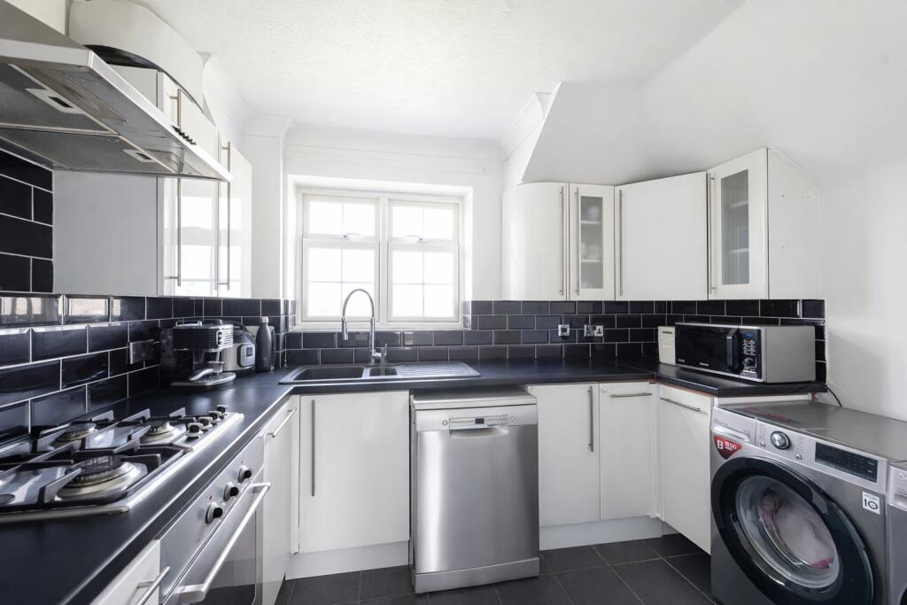 Additional image 3 of Lime Tree Court, Napsbury Park, St. Albans, Hertfordshire, AL2