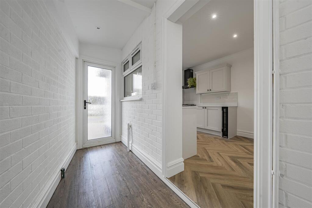 Additional image 14 of Dell Rise, Park Street, St. Albans