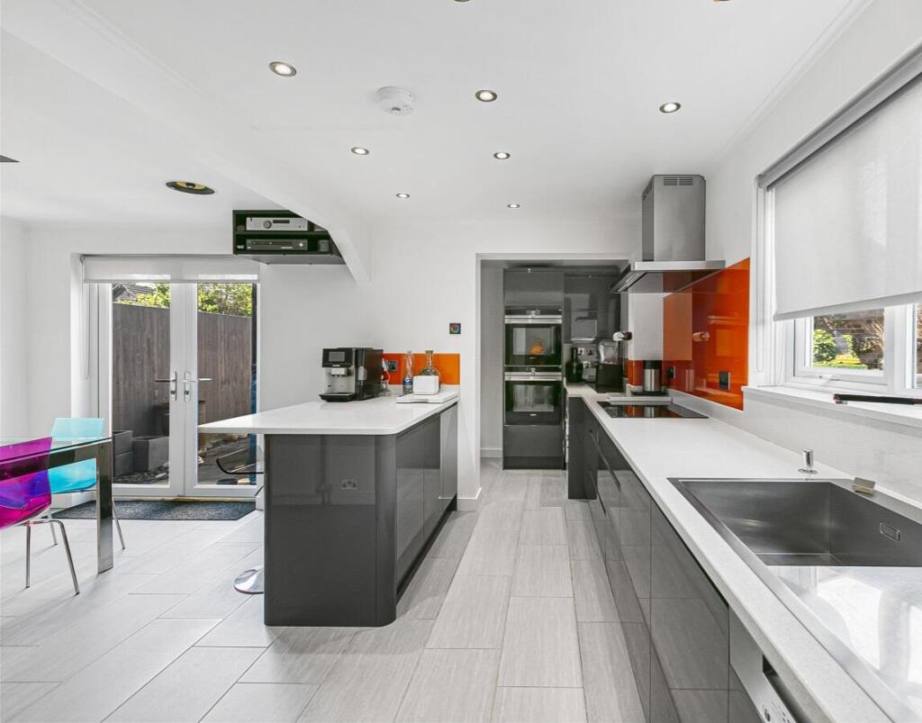 Additional image 6 of Puttocks Drive, Welham Green