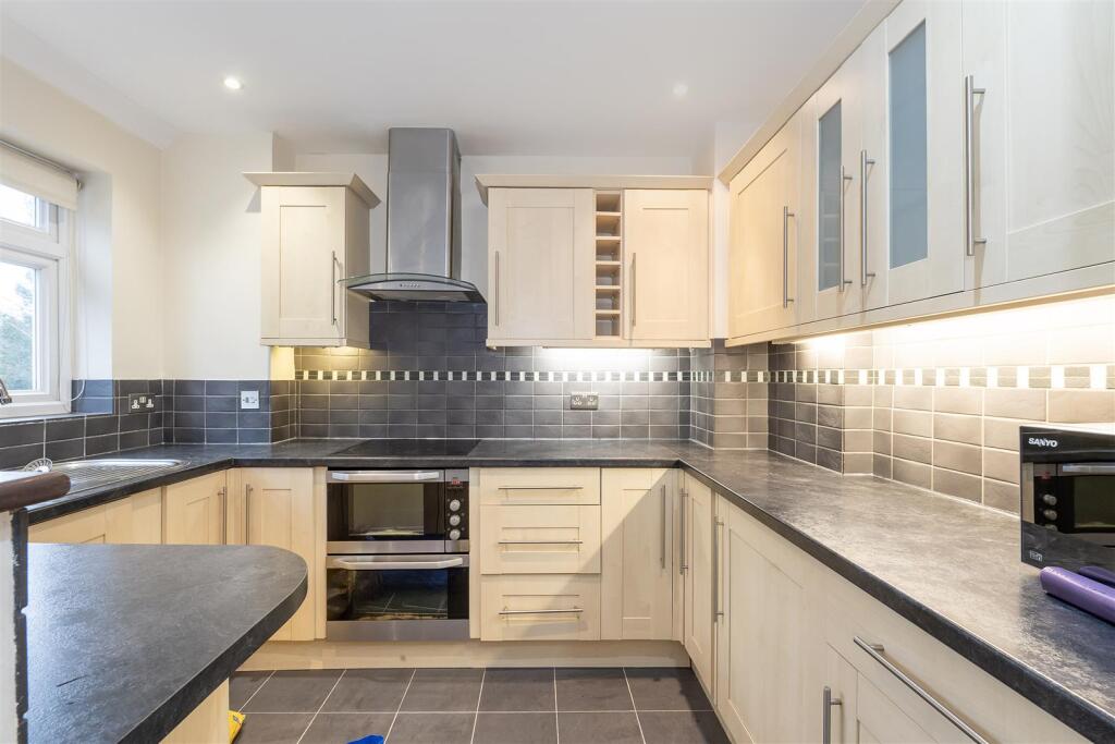 Additional image 13 of Carlton Road, Harpenden