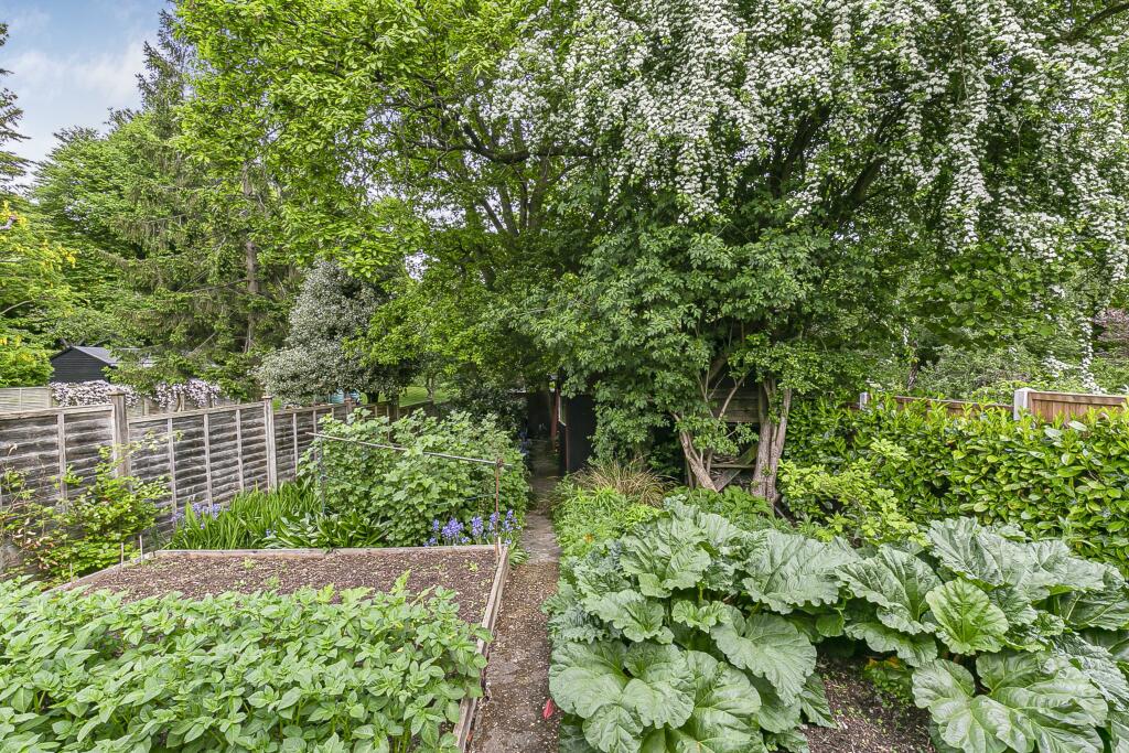 Additional image 25 of Canonsfield, Welwyn, Hertfordshire, AL6