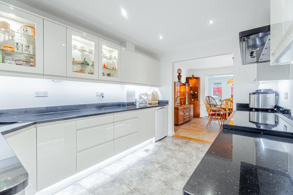 Additional image 11 of Long Fallow, St. Albans, Hertfordshire, AL2