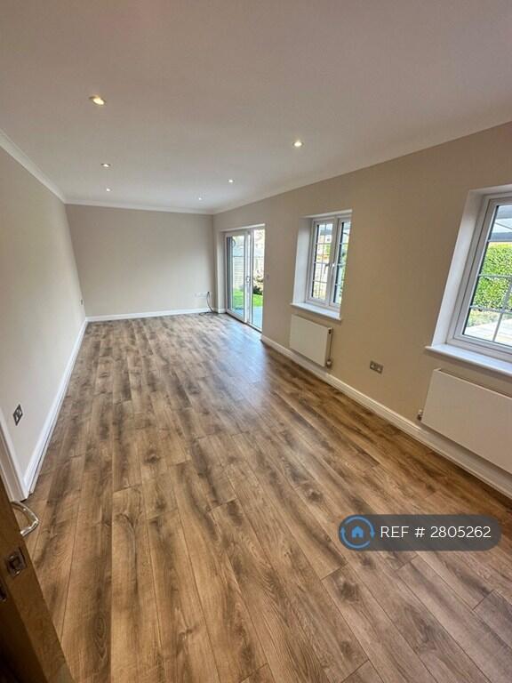 Additional image 3 of The Crescent, Welwyn, AL6