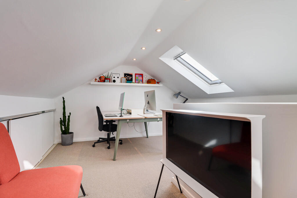 Additional image 12 of The Cleave, Harpenden, Hertfordshire, AL5