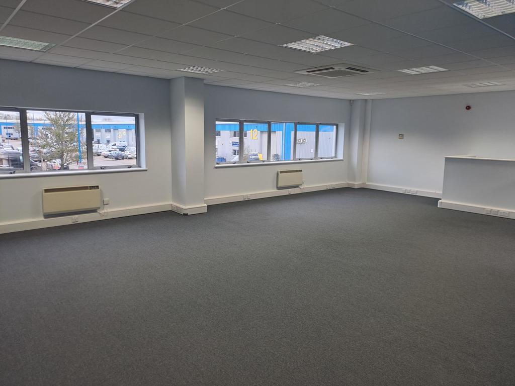 房产图片 8 - (I25-4) 单元8，The IO Centre，哈特菲尔德 AL10 9EW