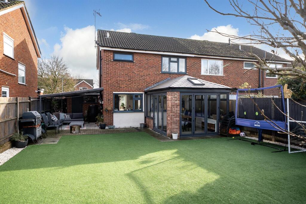 Additional image 19 of Maplefield, Park Street, St. Albans