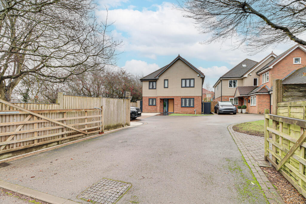 Additional image 27 of Tuffnells Way, Harpenden, Hertfordshire, AL5