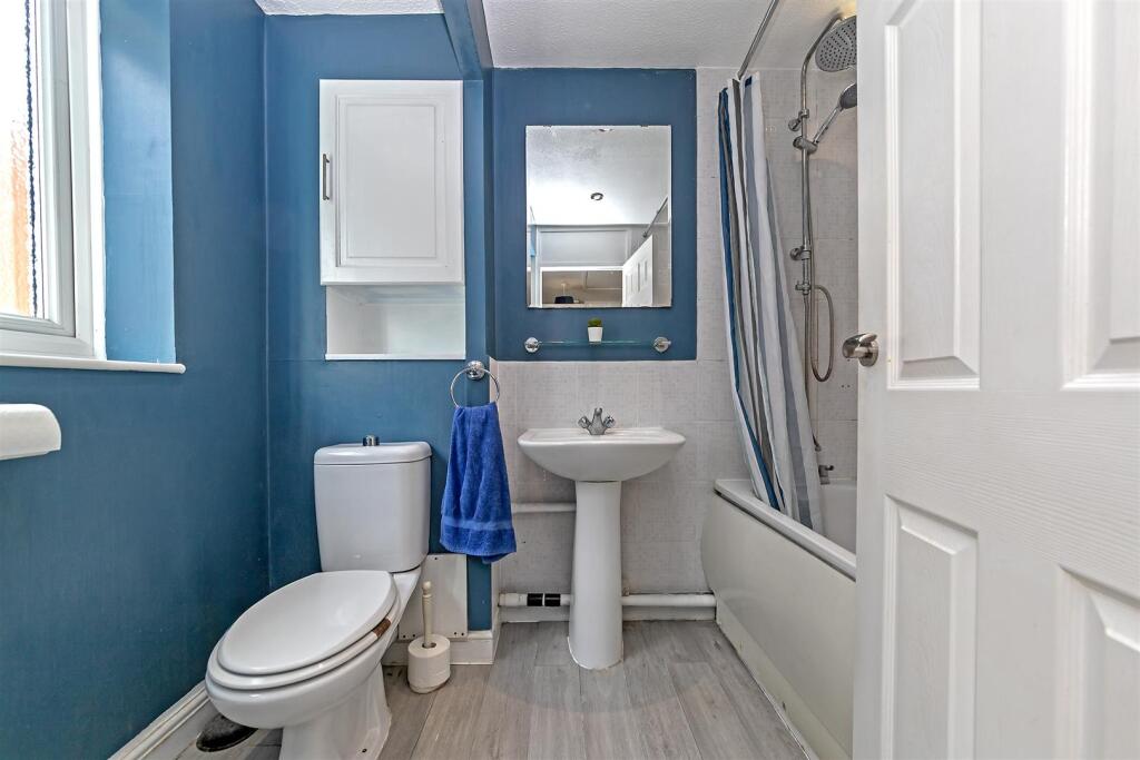 Additional image 11 of Pinewood Close, St. Albans