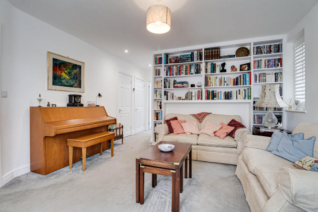 Additional image 4 of Laburnum Grove, Chiswell Green, St Albans, AL2