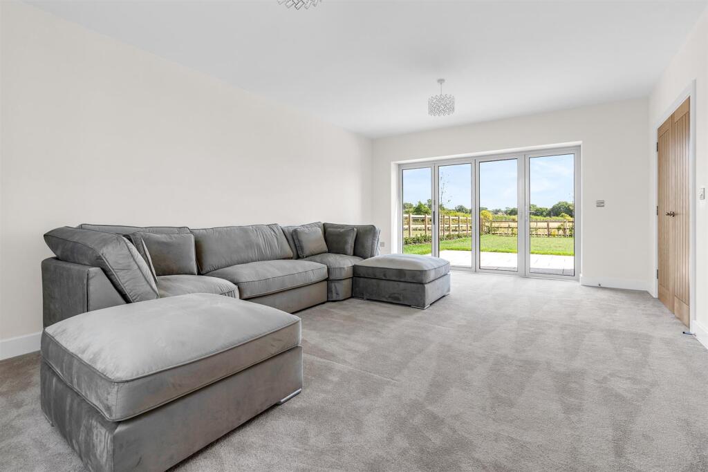 Additional image 12 of Rabley Heath Road, Welwyn