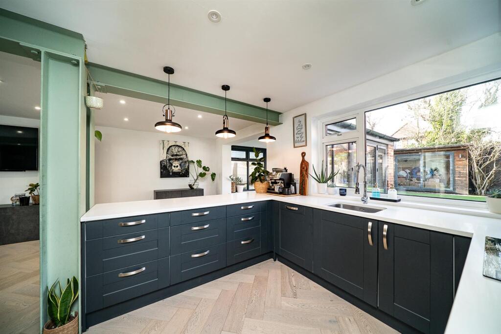 Additional image 7 of Maplefield, Park Street, St. Albans