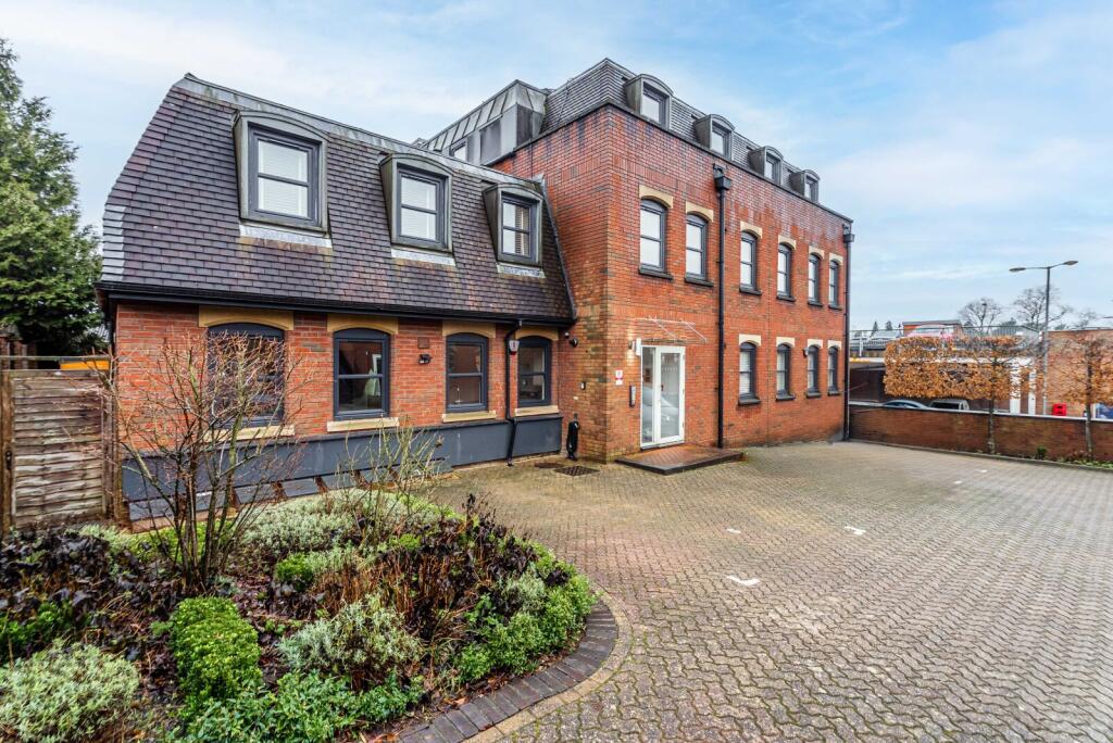 Thompsons Close, Harpenden, Hertfordshire, AL5