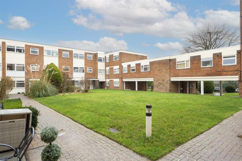 Additional image 11 of Carlton Road, Harpenden