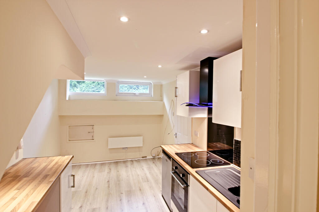 Additional image 3 of Abbots Park, St Albans, AL1