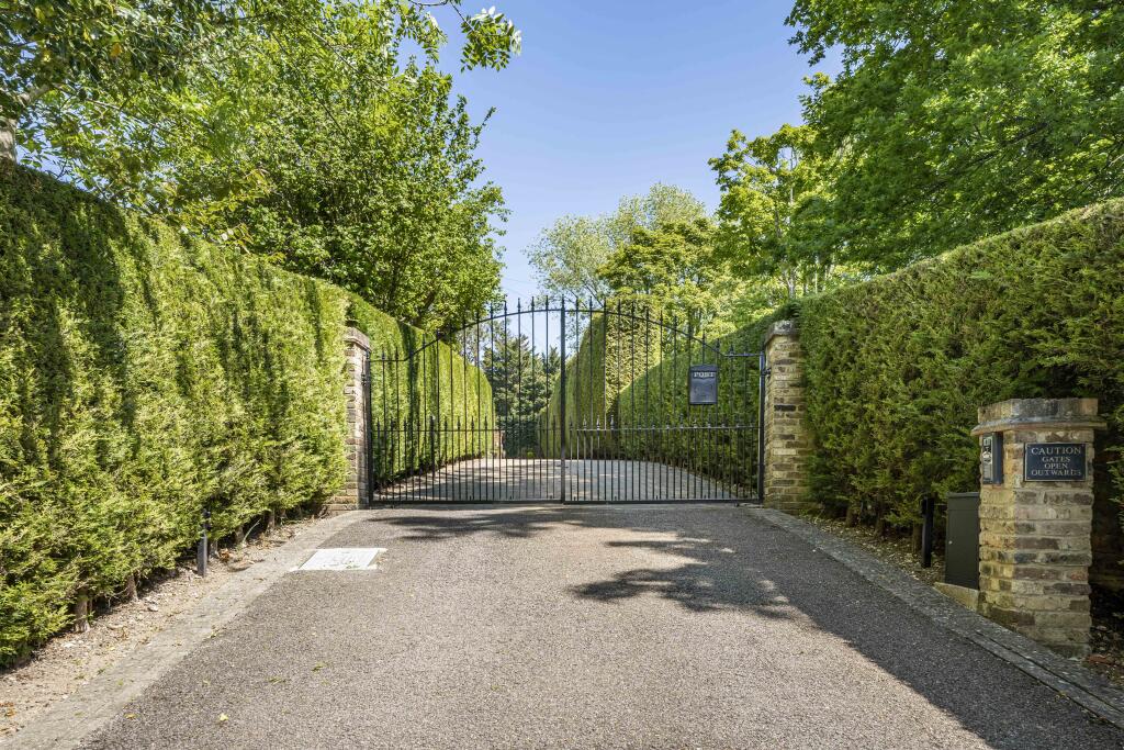 Additional image 28 of The Avenue, Welwyn, Hertfordshire, AL6