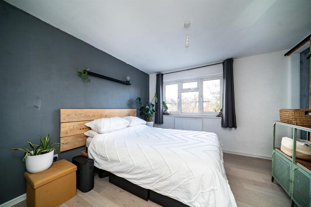 Additional image 11 of Maplefield, Park Street, St. Albans