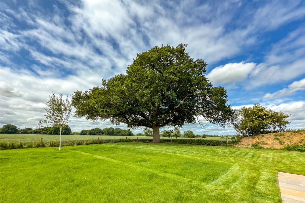 Additional image 6 of Oak Tree House, Kennel Lane, Kinsbourne Green, Harpenden, Hertfordshire, AL5