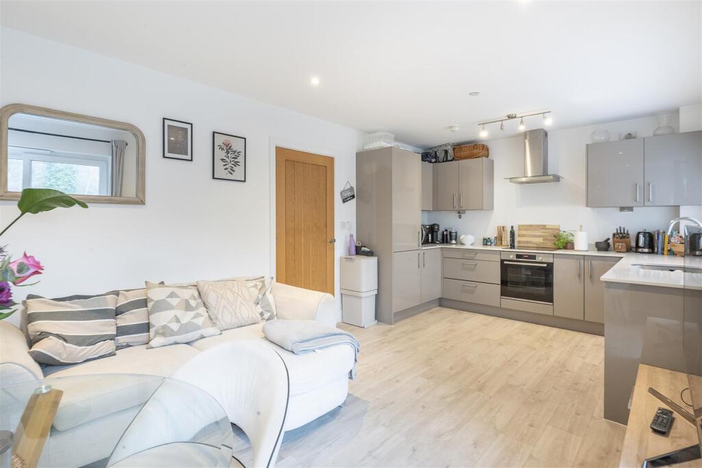 Additional image 11 of 15 Sandridge Park, St Albans