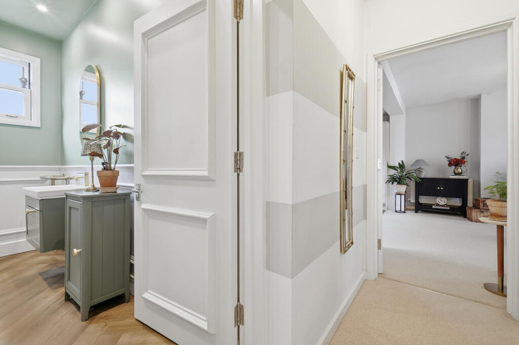 Additional image 3 of Park Street, St. Albans