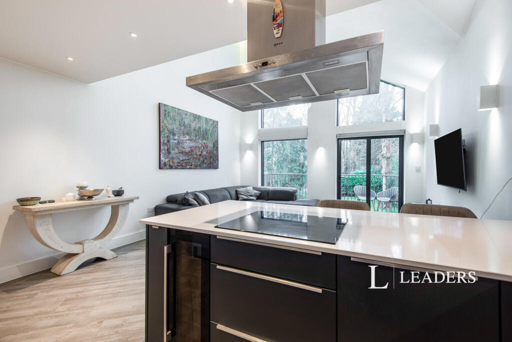 Additional image 5 of Sadlers Lodge, 40 New Road, AL6