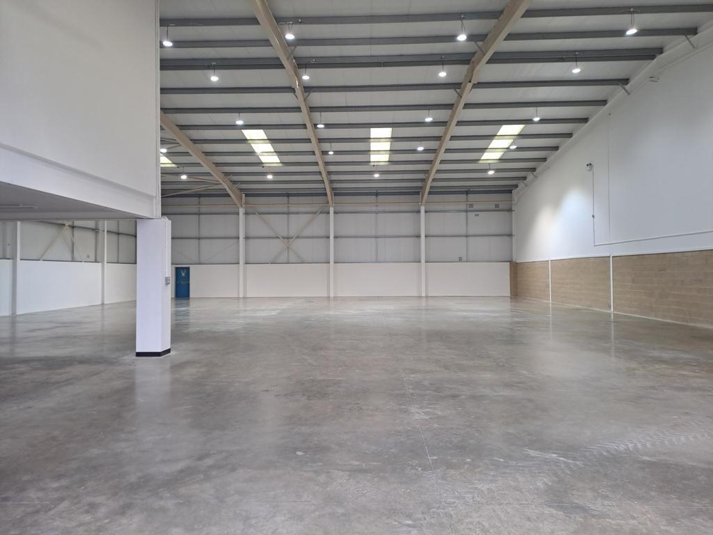 房产图片 7 - (I25-4) 单元8，The IO Centre，哈特菲尔德 AL10 9EW