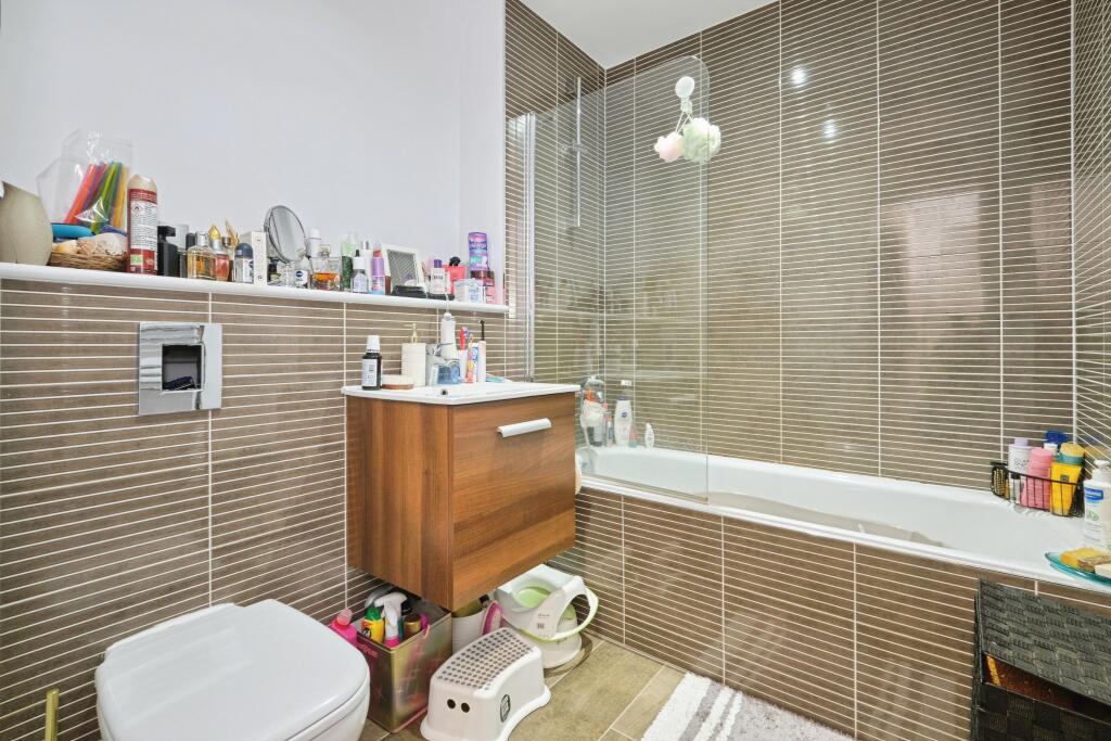 Additional image 14 of 14 Summer Lane, Birmingham, B19